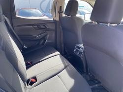 2023 ISUZU
                D-MAX SX