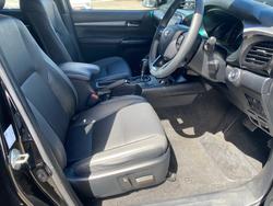 2021 Toyota Hilux 4x4 Hilux 4x4 Rugged X 2.8L T Diesel Automatic Double Cab 2U76940 001