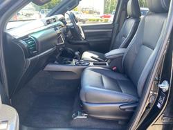 2021 Toyota Hilux 4x4 Hilux 4x4 Rugged X 2.8L T Diesel Automatic Double Cab 2U76940 001