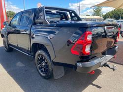 2021 Toyota Hilux 4x4 Hilux 4x4 Rugged X 2.8L T Diesel Automatic Double Cab 2U76940 001