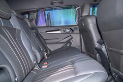 2025 Isuzu
MU-X LS-T