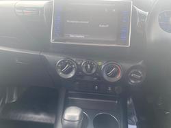 2019 Toyota Hilux 4x4 Hilux 4x4 SR 2.8L T Diesel Automatic Single Cab C/C 1Y40620 004