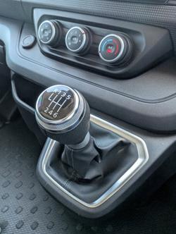 2023 RENAULT TRAFIC SWB PRO