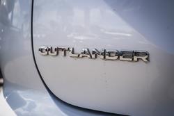 2022 MITSUBISHI OUTLANDER ES 5 SEAT (AWD)