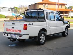 2022 Mahindra PIK-UP S11 White