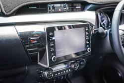 2025 Toyota HILUX SR5