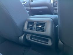 2025 Nissan Navara ST-X