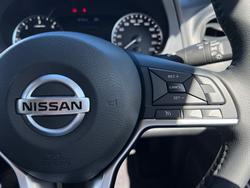 2025 Nissan Navara ST-X