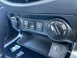 2025 Nissan Navara ST-X