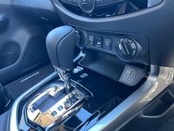 2025 Nissan Navara ST-X