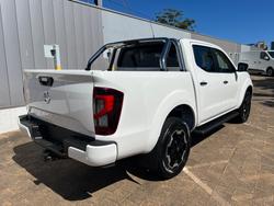 2025 Nissan Navara ST-X