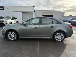 2014 Holden
                Cruze SRi