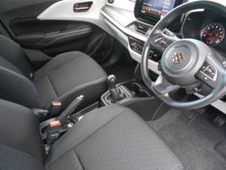 2025 Suzuki
Swift Hybrid