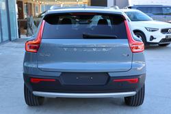 2022 Volvo
XC40 T4 Inscription