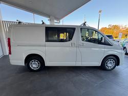 2020 TOYOTA
Hiace Hiace Van LWB 2.8L T Diesel Automatic Crew 9617690 002