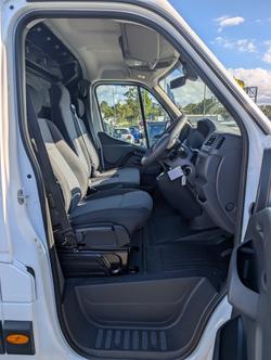 2024 RENAULT MASTER LWB