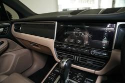 2019 Porsche
Macan