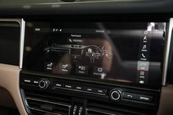 2019 Porsche
Macan