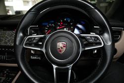2019 Porsche
Macan