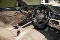 2019 Porsche
Macan