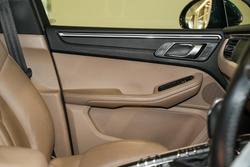 2019 Porsche
Macan