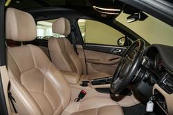 2019 Porsche
Macan