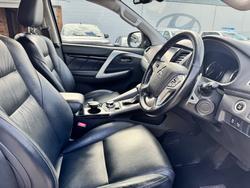 2016 MITSUBISHI Pajero Sport GLS