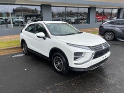 2024 MITSUBISHI
ECLIPSE CROSS ES