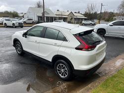 2024 MITSUBISHI
ECLIPSE CROSS ES