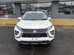 2024 MITSUBISHI
ECLIPSE CROSS ES