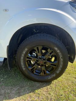 2022 NISSAN NAVARA SL