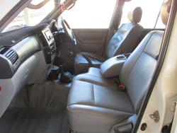 2003 Toyota Landcruiser Standard HZJ105R White