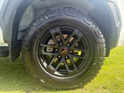 2025 Isuzu D-MAX BLADE