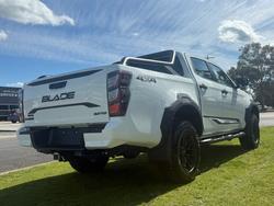 2025 Isuzu D-MAX BLADE