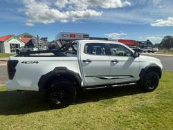 2025 Isuzu D-MAX BLADE