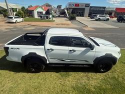 2025 Isuzu D-MAX BLADE