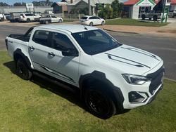 2025 Isuzu D-MAX BLADE