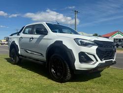 2025 Isuzu D-MAX BLADE