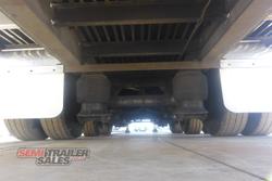 2009 Maxitrans 24 Pallet Dropdeck Curtainsider with Mezz