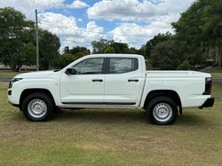 2026 NISSAN NAVARA SL