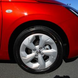 2025 Suzuki Swift Hybrid Plus