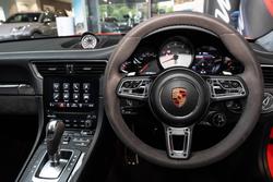 2017 Porsche 911 Carrera GTS