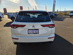 2024 MITSUBISHI OUTLANDER White