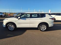 2024 MITSUBISHI OUTLANDER White