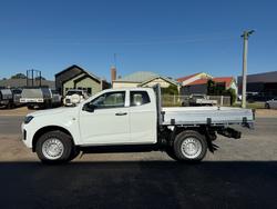 2025 Isuzu
D-MAX SX