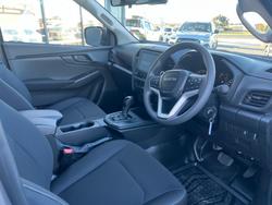 2025 Isuzu
D-MAX SX