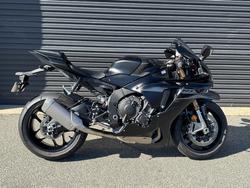 2025 Yamaha YZF-R1 Black