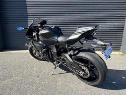 2025 Yamaha YZF-R1 Black