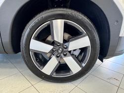 2025 Hyundai
                Santa Fe Hybrid