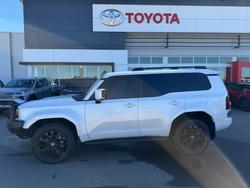 2025 Toyota Prado VX White